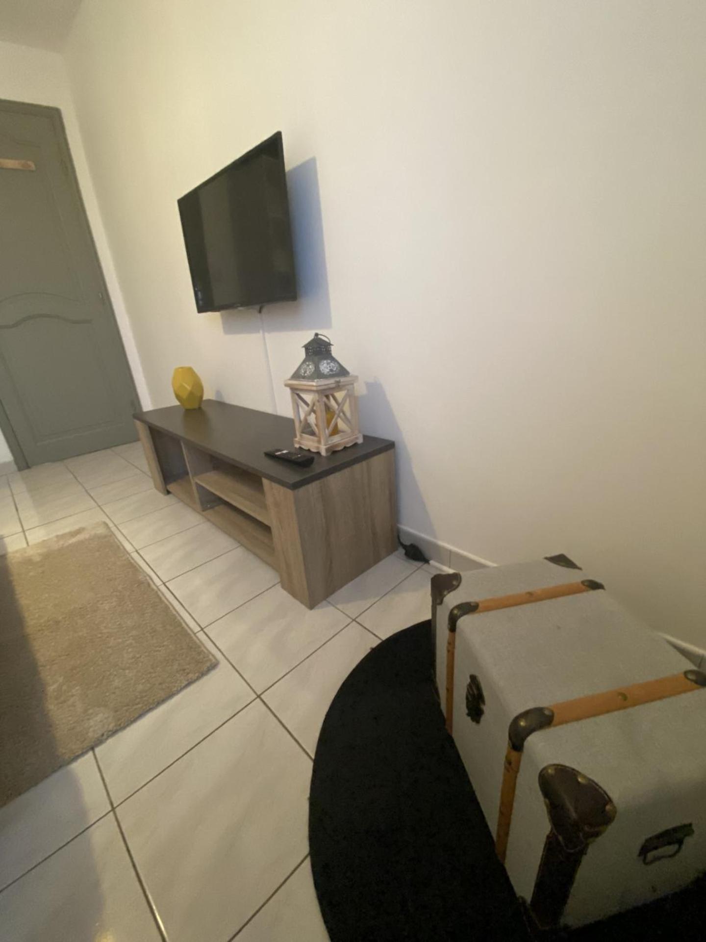Appartement Tout Equipe 2 Chambres + Jardin Saix  Екстер'єр фото