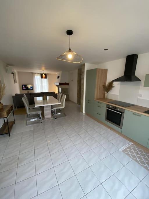 Appartement Tout Equipe 2 Chambres + Jardin Saix  Екстер'єр фото